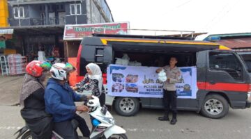 Berbagi Kebahagiaan di Jumat Berkah, Polres Bener Meriah Bagikan Nasi Kotak Kepada Masyarakat