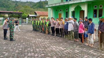 Menyambut Ramadhan, Tni-Polri dan Warga gelar kerja bakti di Masjid Al-Muslawati