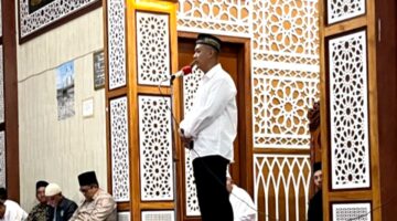 Kapolres Aceh Tengah Laksanakan Tarawih Bersama dan Sampaikan Pesan Kamtibmas di Masjid Baiturrahim